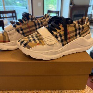 Burberry Shoes Size 9.5 Women's US